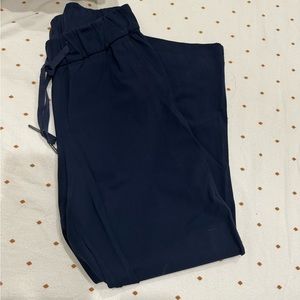lululemon on the fly pants size 4 navy